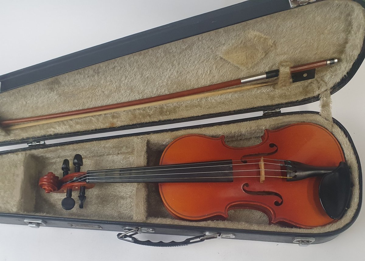 Suzuki Violin No.220 1/4 Size Anno 1990 with Bow & Hard Case - Mega Cash Sydney
