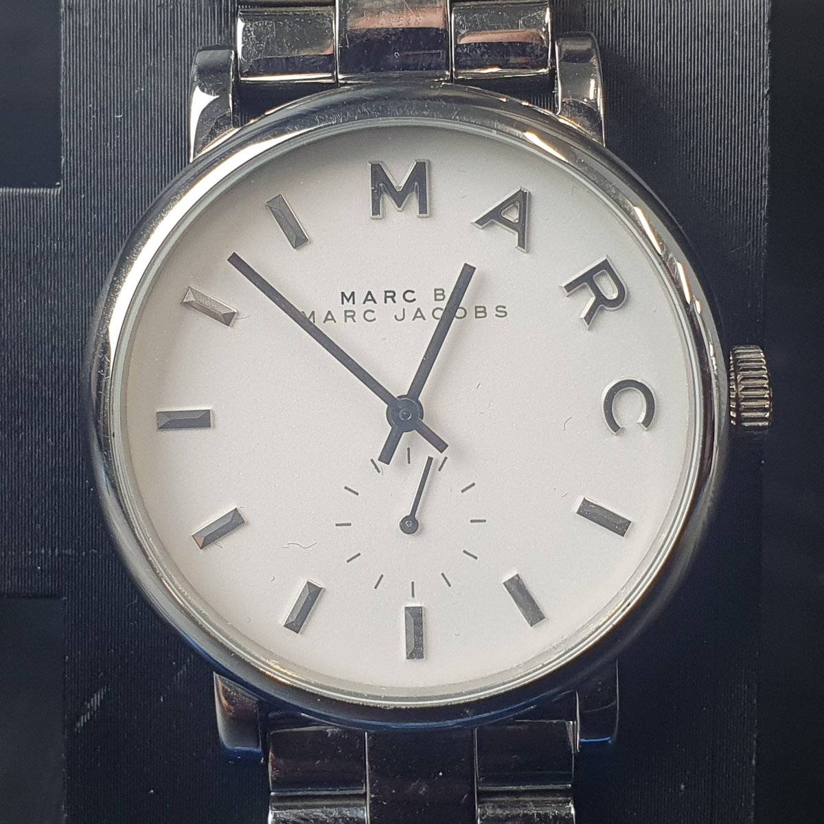 UNISEX - MARC JACOBS BAKER - ANALOGUE STEEL WRISTWATCH - MBM3242 - Mega Cash Sydney