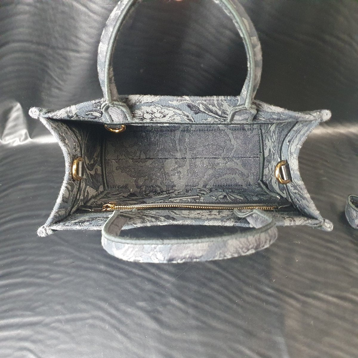 VERSACE - Athena Barocco Jacquard Large Tote Bag - Mega Cash Sydney