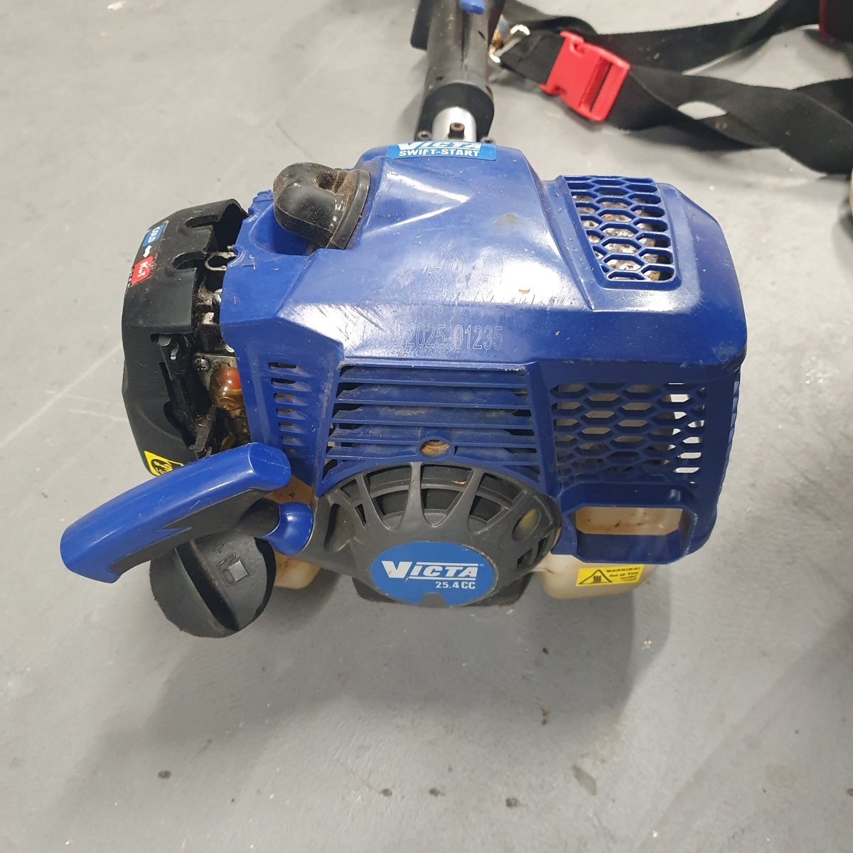 Victa - 25.4cc Petrol 2-Stroke - Straight Shaft - Trimmer - Mega Cash Sydney