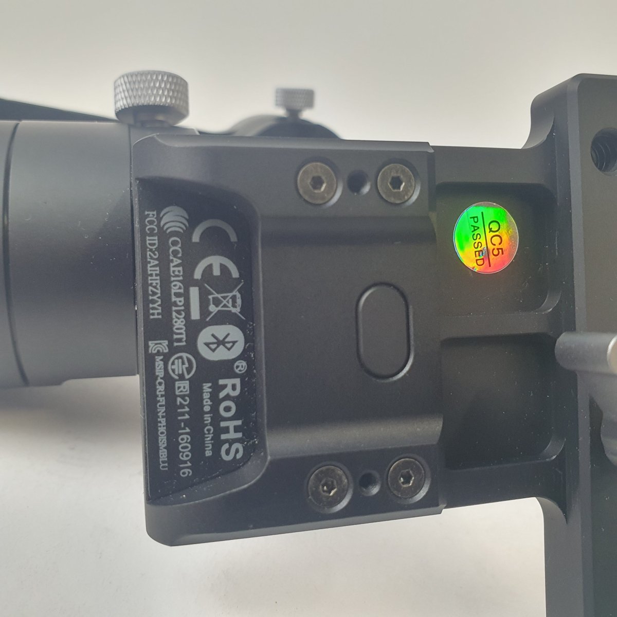 ZHIYUN - GIMBAL CRANE - 6AB00C - YH579 - WITH BATTERIES AND CHARGER IN HARD CASE - Mega Cash Sydney