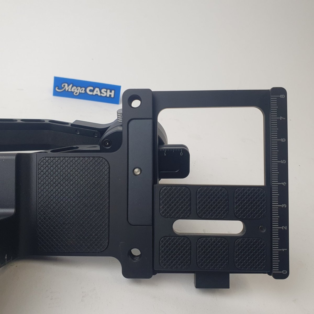 ZHIYUN - GIMBAL CRANE - 6AB00C - YH579 - WITH BATTERIES AND CHARGER IN HARD CASE - Mega Cash Sydney