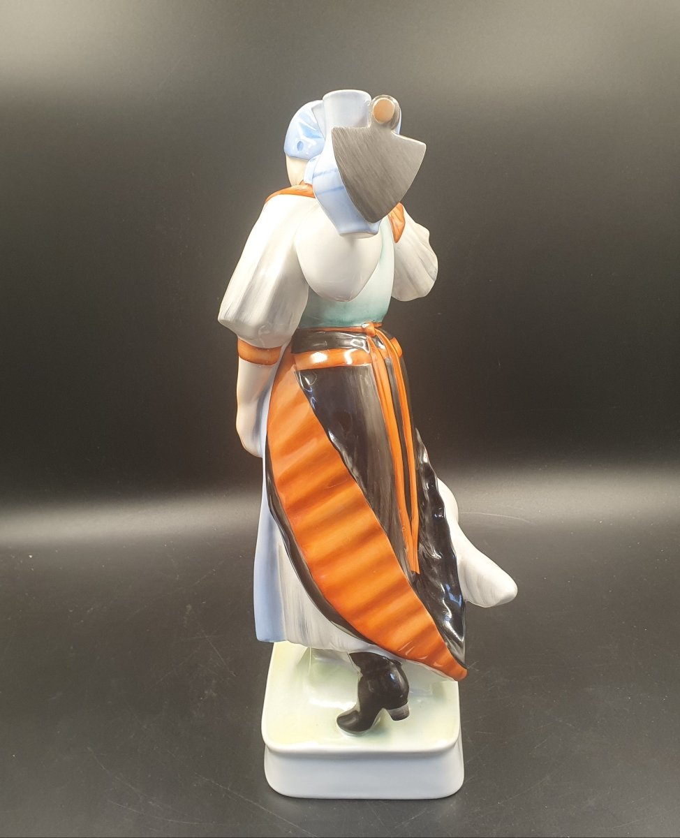 ZSOLNAY FIGURINE ANTIQUE PORCELAIN SCULPTURE PEASANT WOMAN AND HER DOG 1900 - 1940 - Mega Cash Sydney
